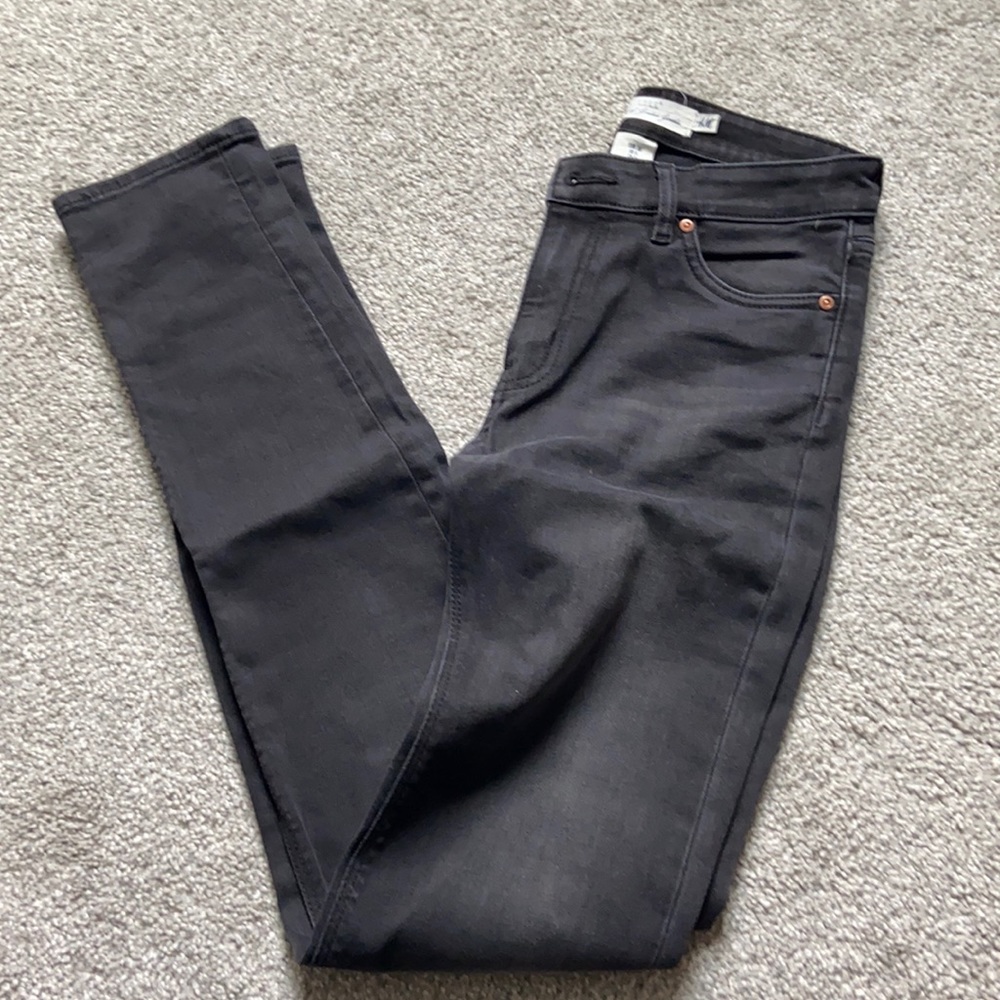 H&M LOGG WASHED BLACK JEANS NWOT